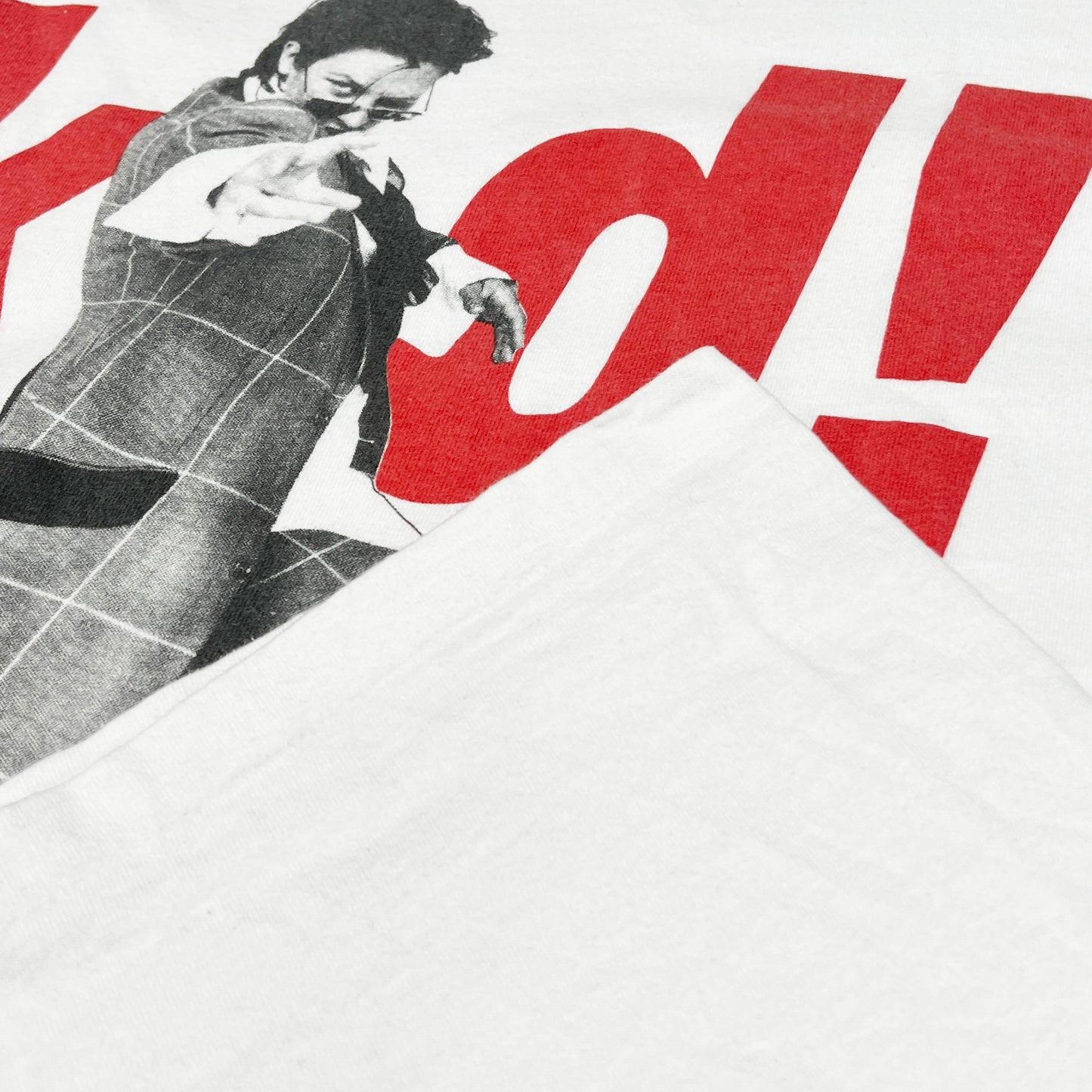 90s Hanes K.D.LANG X Vogue T XL ディテール 男性の首元とTシャツの裏地の詳細なプリント拡大