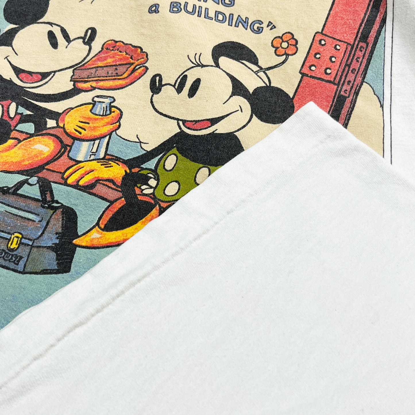 90s Disney Mickey&Minnie T XL ディテール 4 白ベースの素材感とプリントの端部
