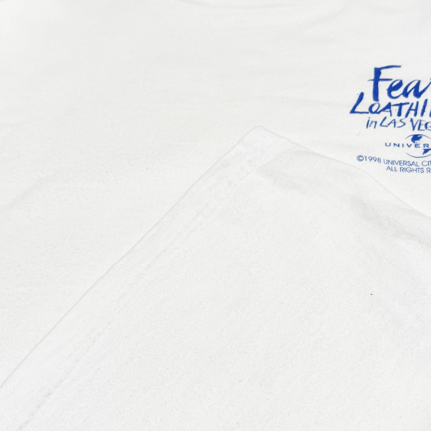 90s Hanes Fear and Loathing T L 平置き 白ベース 右胸にFear and Loathingプリント