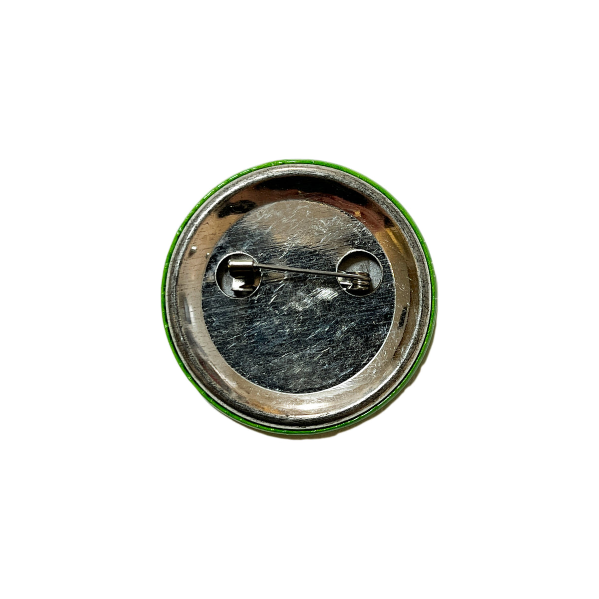 Green is good Badge 背面 金属製のバックル 緑色の縁取り