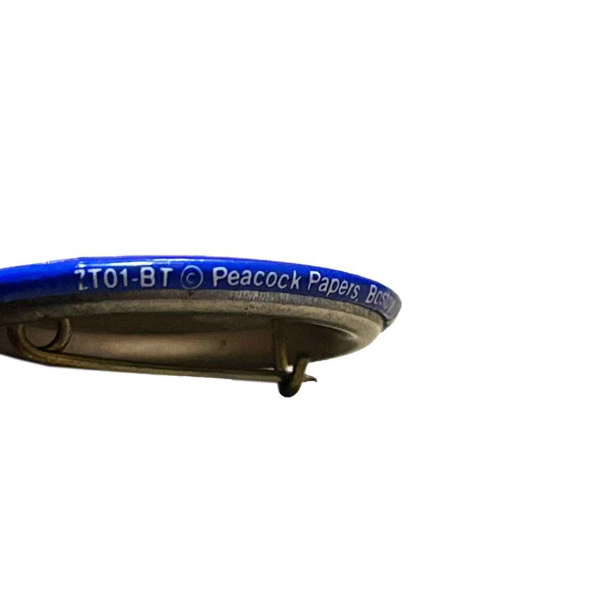 The Boss Peacock Papers Badge ディテール 「Peacock Papers」文字 製品コード「ZT01-