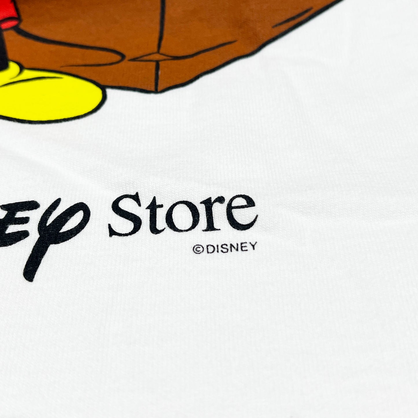 90's FRUIT OF THE LOOM Disney Store T Size (L)