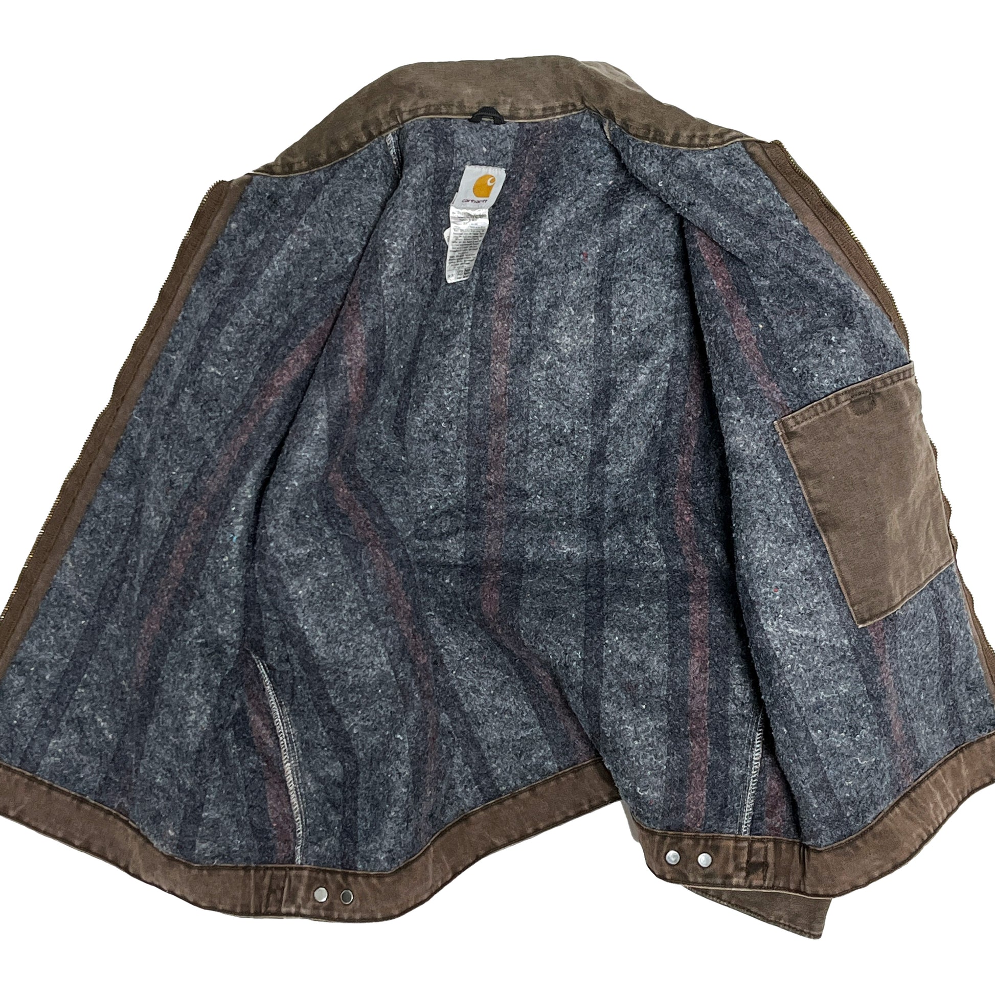 アメリカ製 Carhartt DETROIT JKT ブラウン XL-R レア ブランドタグ 1 ダークブラウンの素材 タグ ブランドロゴ