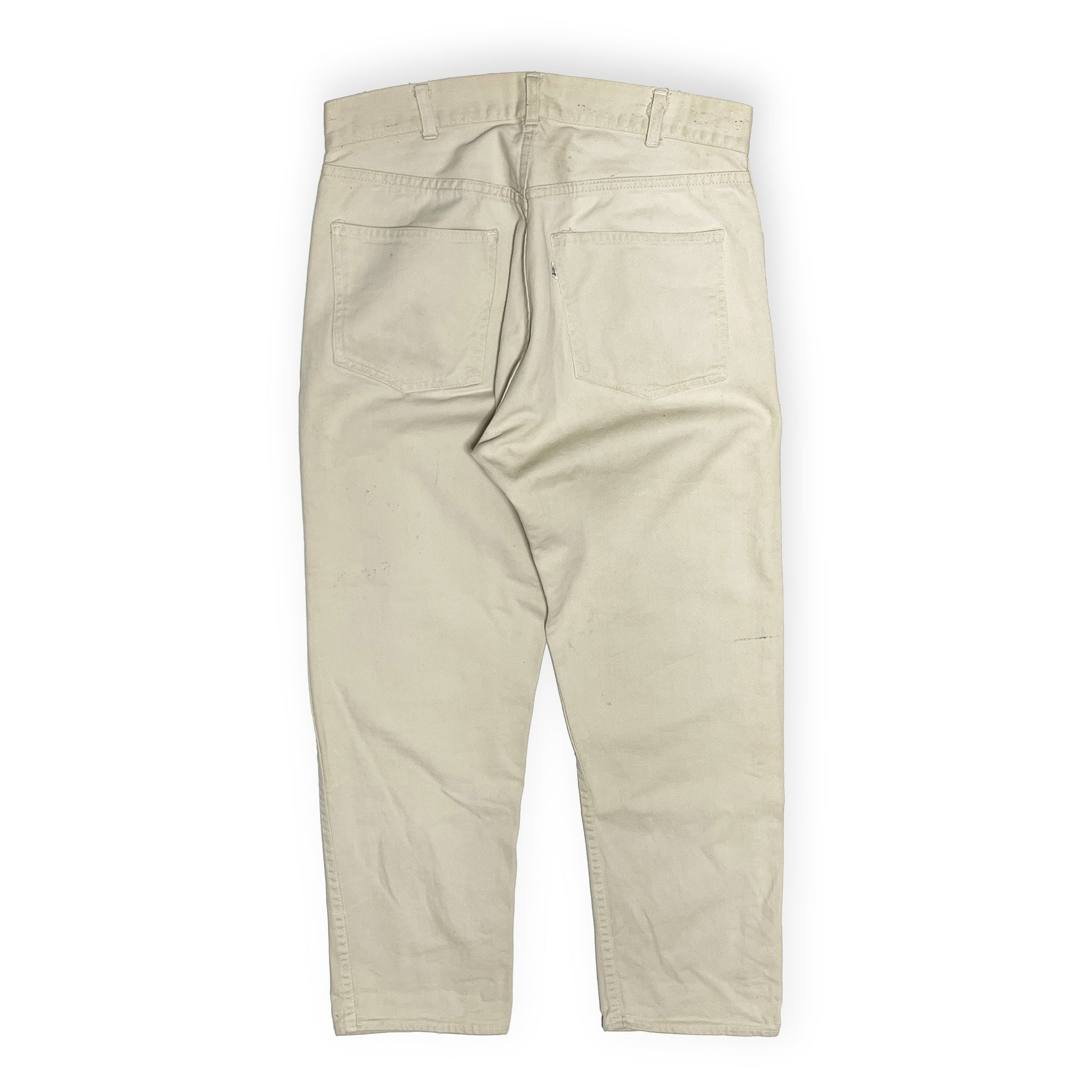 60s〜 Levi's 白タブ Big-E カツラギ PT W31.5 L28 平置き 白ベースのパンツ 背面 後部ポケット