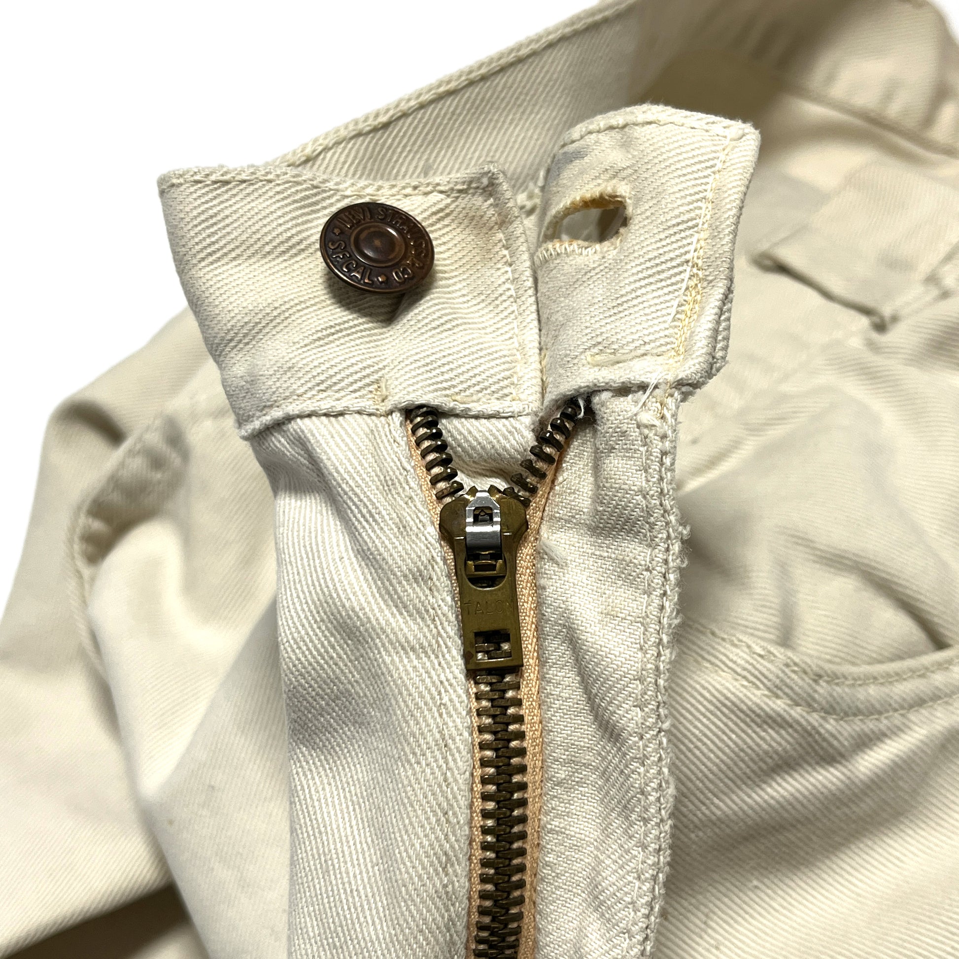 60s〜 Levi's 白タブ Big-E カツラギ PT W31.5 L28 ディテール 1 ボタン 縫い目 素材の質感