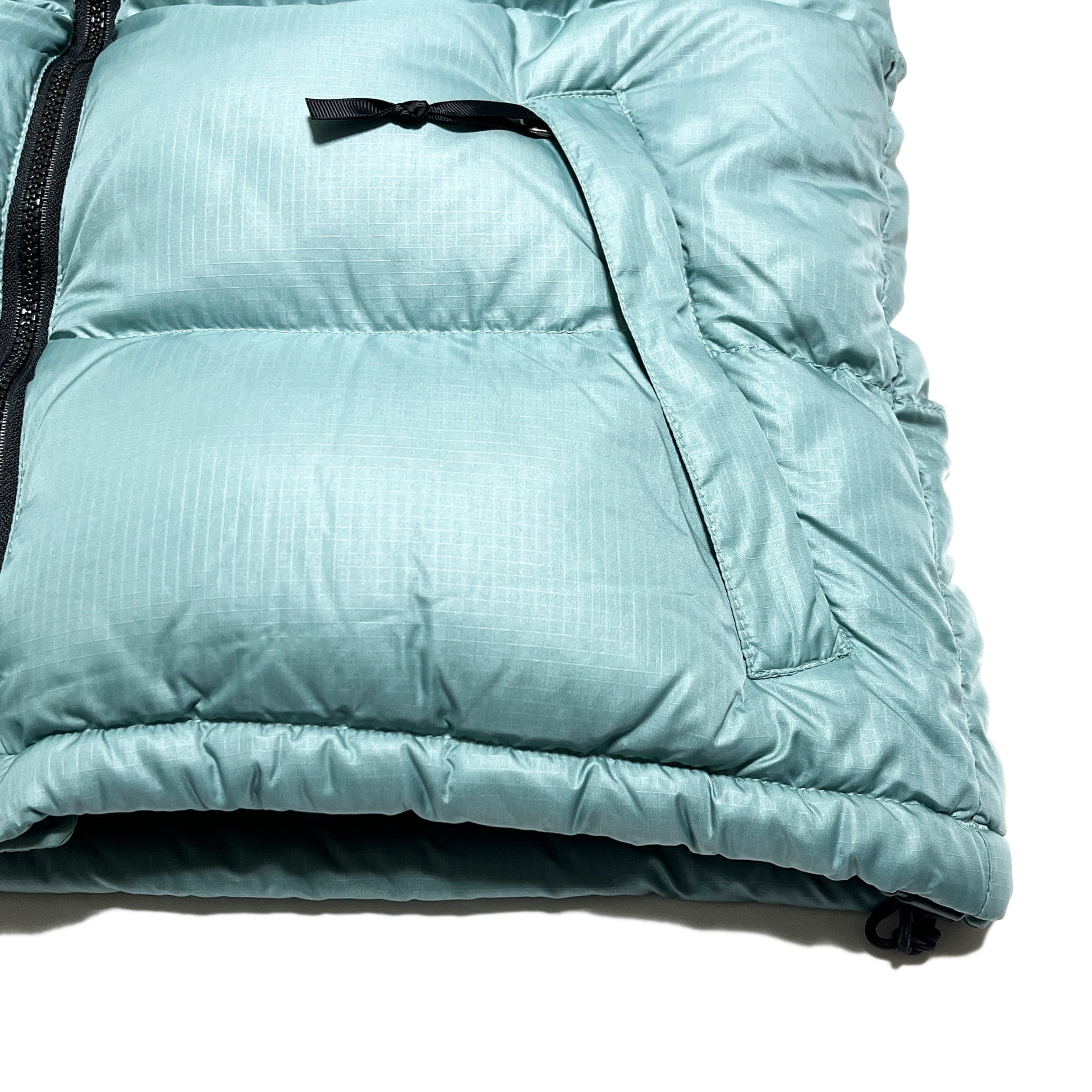 90s North Face Nuptse Vest "Ice Teal" W-M ディテール 5 黒とアイスティーの2色構成 北極圏のロゴ 700充填量表記