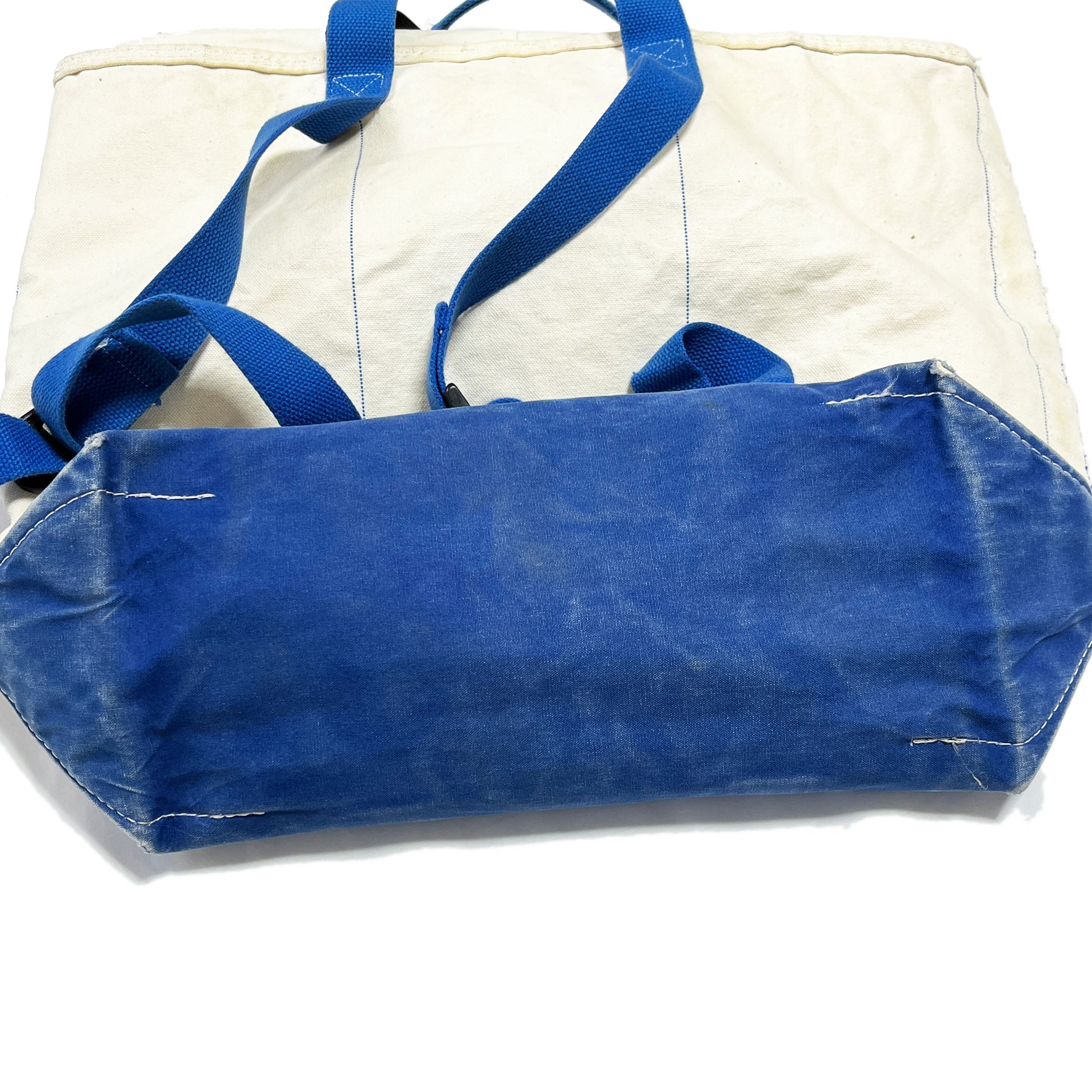 80s L.L.Bean 2Way Canvas Tote Bag 平置き 3 白ベースに青いストラップと底