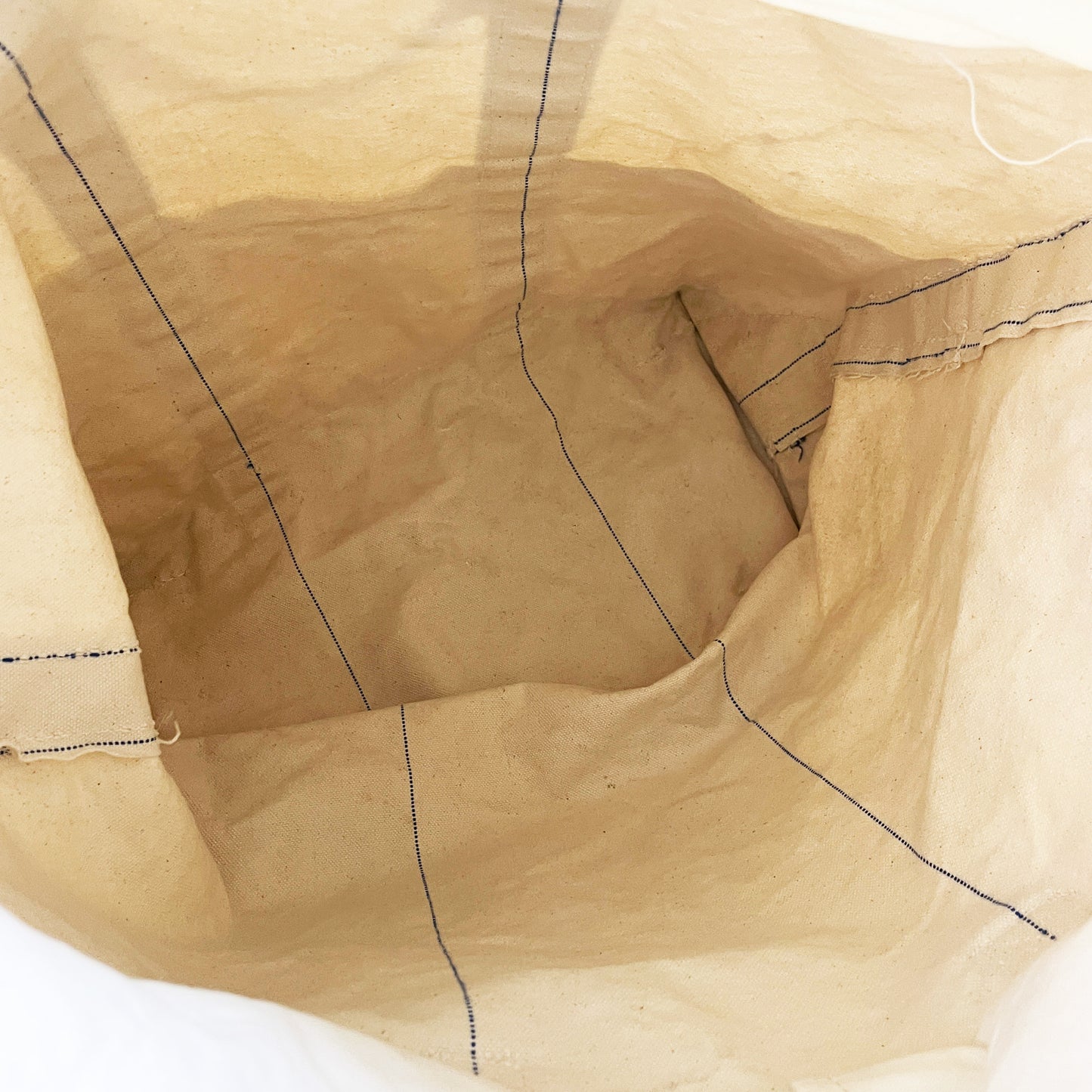 80s L.L.Bean 2Way Canvas Tote Bag 平置き 4 白ベースに青いストラップと底