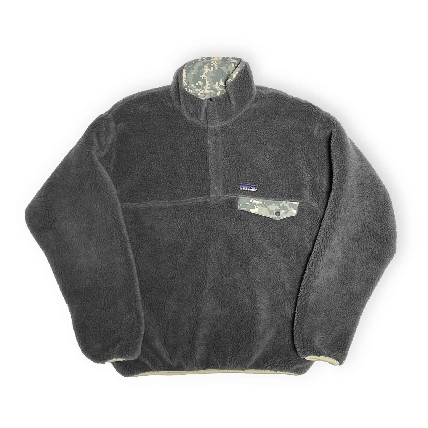 00s PATAGONIA MARS REVERSIBLE PILE JKT L ディテール 4 デジタルサイバーアーク（DS）迷彩 半袖 ボタン パタゴニア