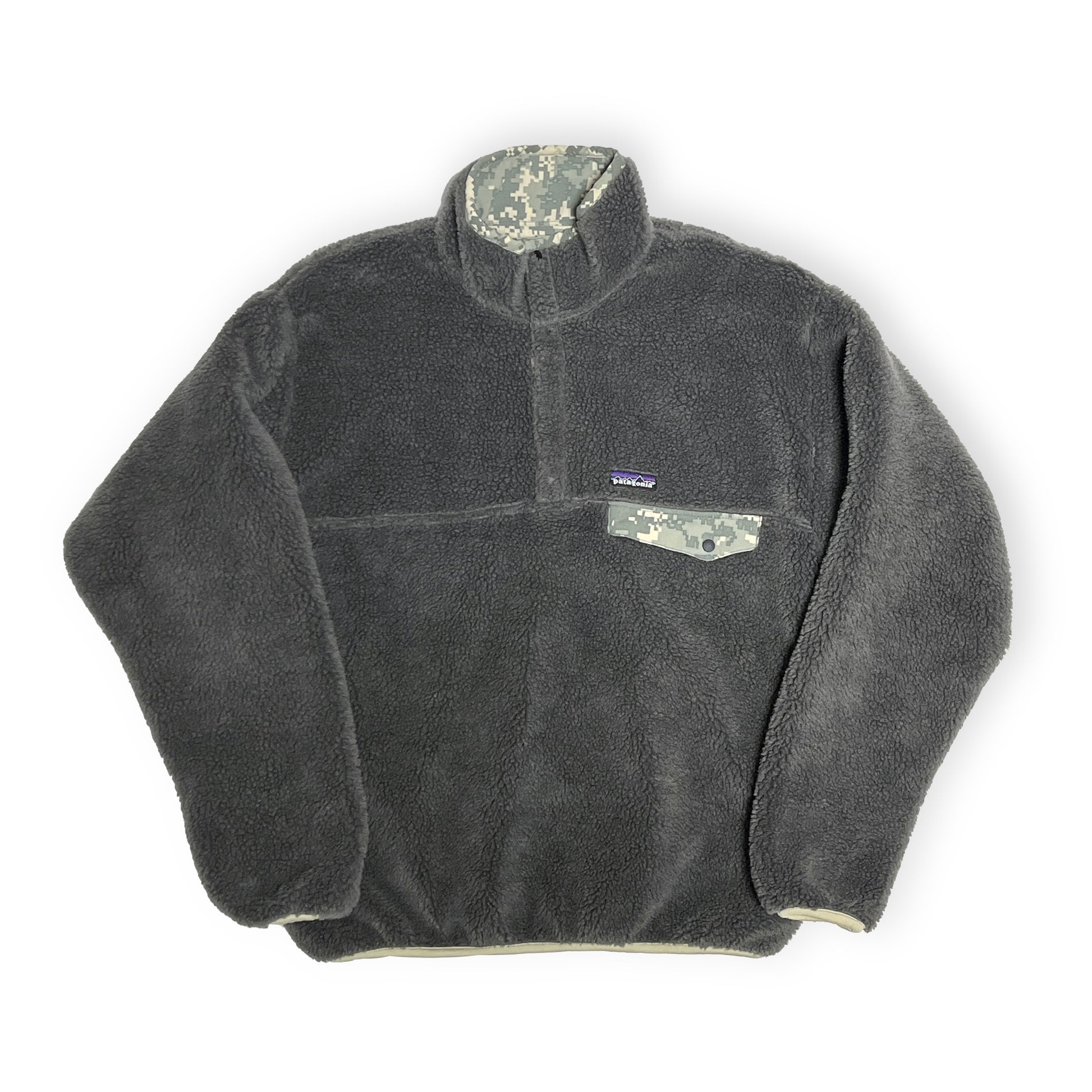 00s PATAGONIA MARS REVERSIBLE PILE JKT L ディテール 4 デジタルサイバーアーク（DS）迷彩 半袖 ボタン パタゴニア