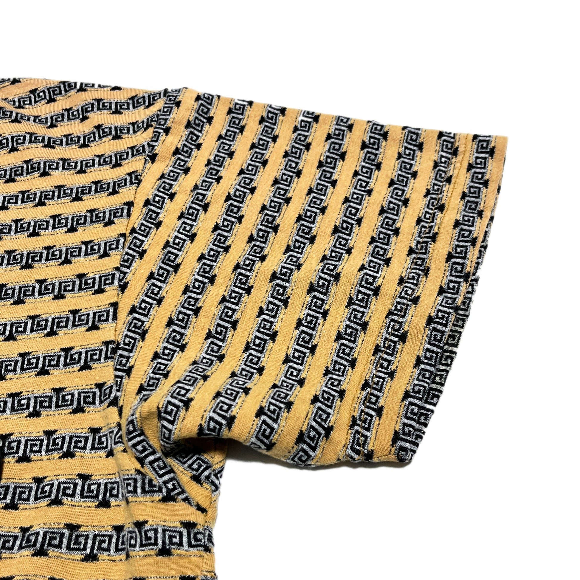 80s〜 Stussy TOM TOM Border Pocket T L ディテール 3 袖の裏面 Stussyロゴタグと黒のグリッドプリント