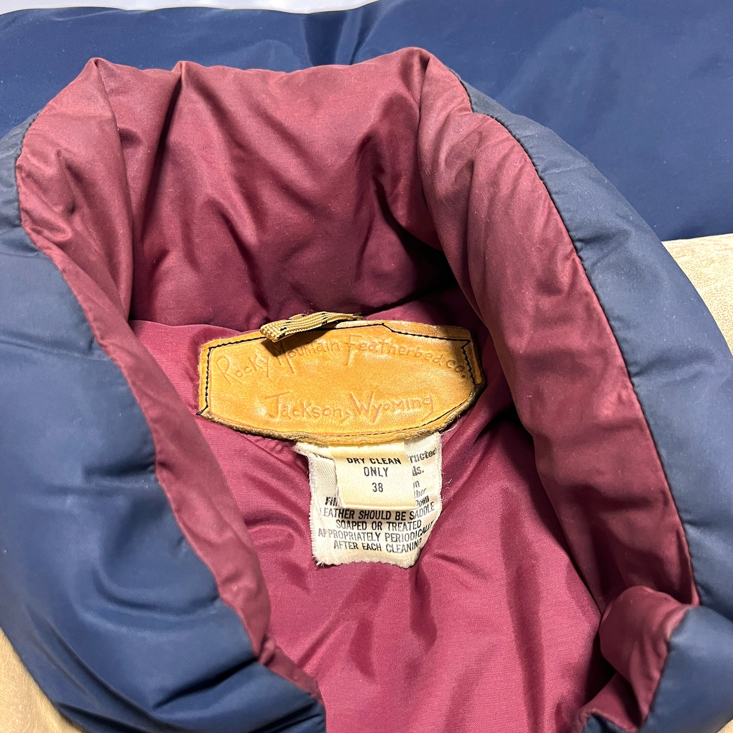 70s Rocky Mountain Vest ネイビー 38 ディテール ゴールド素材 ボタン 縫い目