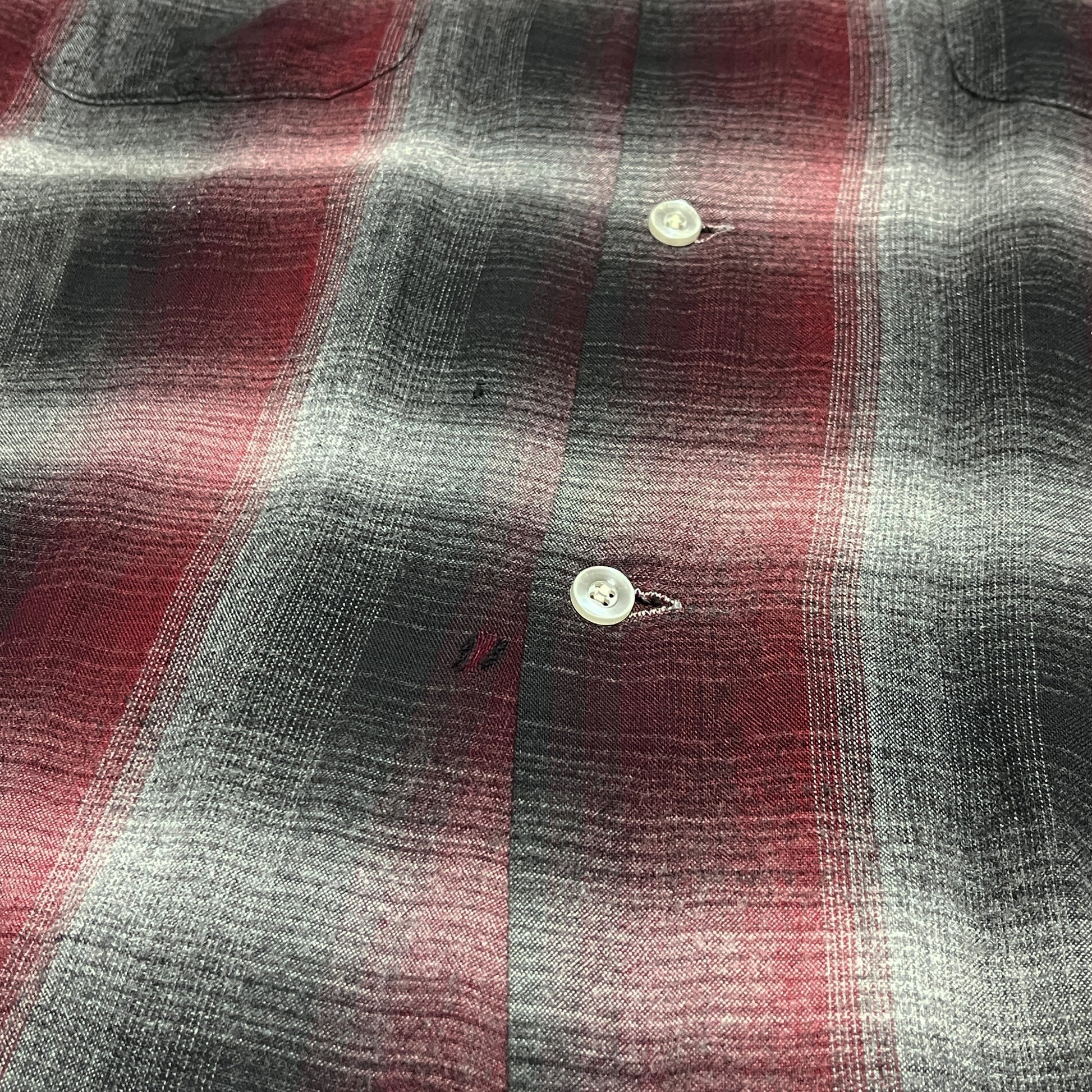 60s〜 TOWNCRAFT Rayon L/S SH オンブレ L ディテール 3 赤・黒・グレーのチェック柄 ボタン 縫い目