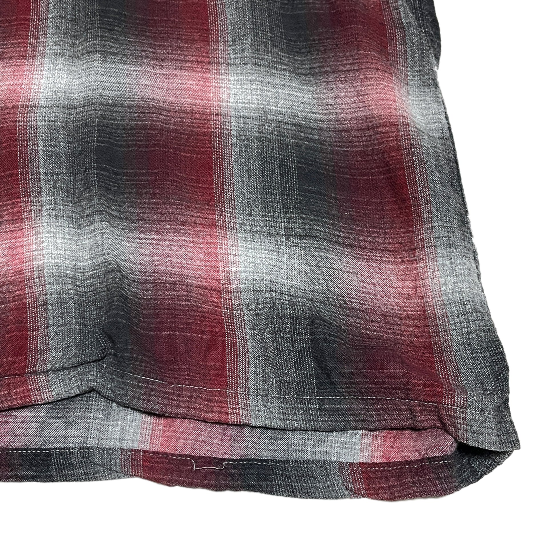 60s〜 TOWNCRAFT Rayon L/S SH オンブレ L ディテール 5 赤・黒・グレーのチェック柄 ボタン 縫い目
