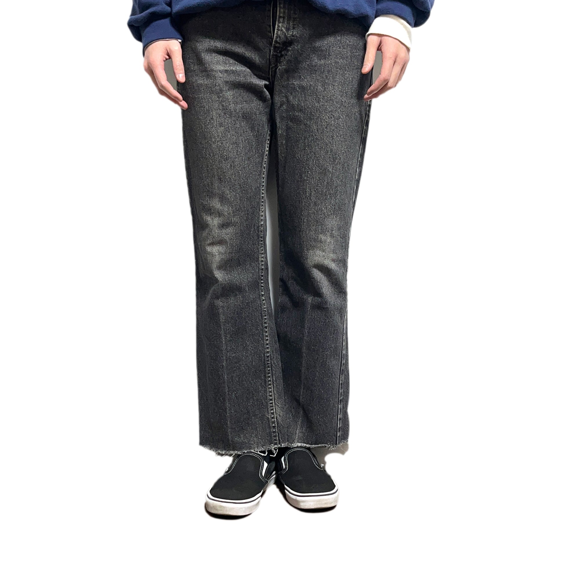 90s Levi's 517 Black Denim PT W32 L28.5 モデル着用 黒スニーカー
