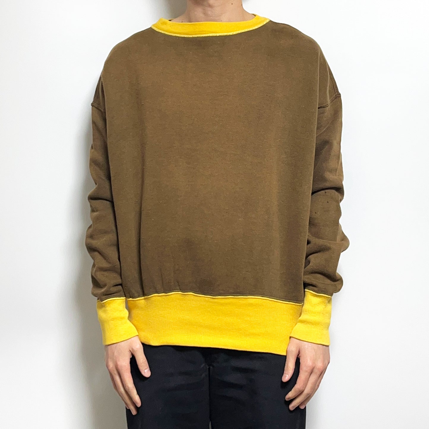50s BodyGard 2Tone Sweat XXL 超 モデル着用 着用 背面 茶色 黄色のアクセント